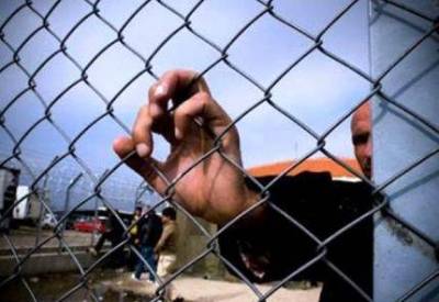 Συνεχίζεται η συγκέντρωση τροφίμων για τους παράνομους μετανάστες που παραμένουν στη Λήμνο | Διαχωρίστηκαν και κρατούνται με βάση το θρήσκευμα (!)