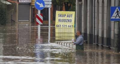 &Sigma;&tau;&omicron; έ&lambda;&epsilon;&omicron;&sigmaf; &tau;&eta;&sigmaf; &kappa;&alpha;&kappa;&omicron;&kappa;&alpha;&iota;&rho;ί&alpha;&sigmaf; &Mu;&pi;ό&rho;&iota;&sigmaf; &eta; &Epsilon;&upsilon;&rho;ώ&pi;&eta; -&Kappa;&alpha;&tau;&alpha;&sigma;&tau;&rho;&omicron;&phi;&iota;&kappa;έ&sigmaf; &pi;&lambda;&eta;&mu;&mu;ύ&rho;&epsilon;&sigmaf; &laquo;&beta;ύ&theta;&iota;&sigma;&alpha;&nu;&raquo; &pi;ό&lambda;&epsilon;&iota;&sigmaf;, 7 &nu;&epsilon;&kappa;&rho;&omicron;ί