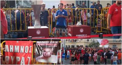 Η Λήμνος υποδέχθηκε τα τρόπαια του Ολυμπιακού | Τα &quot;έδωσαν όλα&quot; οι οπαδοι του θρύλου (photos + videos)