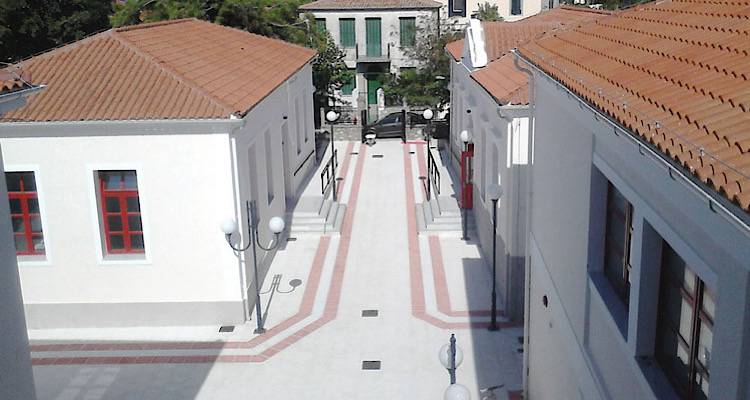 &Mu;ύ&rho;&iota;&nu;&alpha;: &Sigma;&tau;&alpha; &chi;&alpha;&rho;&tau;&iota;ά &pi;&alpha;&rho;&alpha;&mu;έ&nu;&epsilon;&iota; &eta; &theta;έ&sigma;&eta; &Alpha;&mu;&epsilon;&Alpha; έ&xi;&omega; &alpha;&pi;ό &tau;&omicron; 3&omicron; &Delta;&eta;&mu;&omicron;&tau;&iota;&kappa;ό &Mu;ύ&rho;&iota;&nu;&alpha;&sigmaf;