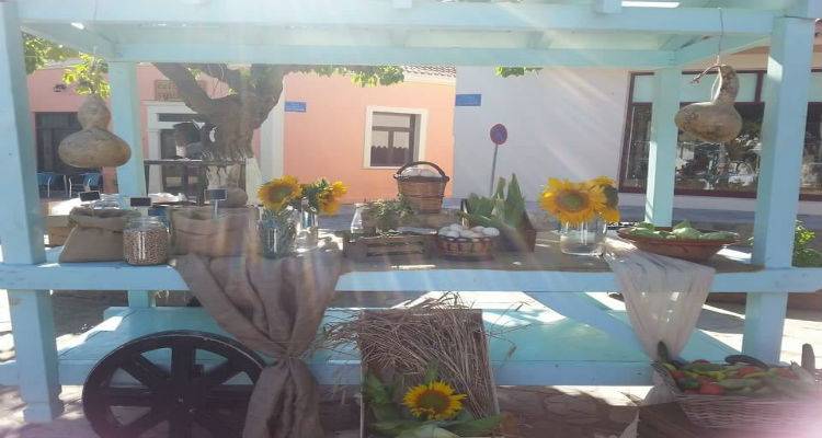 &Eta; &Gamma;&iota;&omicron;&rho;&tau;ή &tau;&omicron;&upsilon; &Alpha;&gamma;&rho;ό&tau;&eta; &kappa;&alpha;&iota; &phi;έ&tau;&omicron;&sigmaf; &sigma;&tau;&eta;&nu; &Alpha;&tau;&sigma;&iota;&kappa;ή