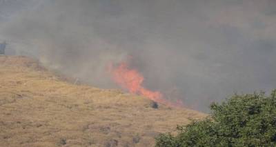 Ρίψεις νερού με ελικόπτερο στη φωτιά στις Σαρδές | 300 στρέμματα καμμένης γης ο απολογισμός (photo)