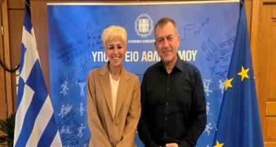 &Sigma;&tau;&omicron; &gamma;&rho;&alpha;&phi;&epsilon;ί&omicron; &tau;&omicron;&upsilon; &Gamma;&iota;ά&nu;&nu;&eta; &Beta;&rho;&omicron;ύ&tau;&sigma;&eta; &eta; &Pi;&rho;ό&epsilon;&delta;&rho;&omicron;&sigmaf; &tau;&eta;&sigmaf; &Eta;&phi;&alpha;&iota;&sigma;&tau;ί&alpha;&sigmaf; | &Sigma;&tau;&omicron; &epsilon;&pi;ί&kappa;&epsilon;&nu;&tau;&rho;&omicron; &eta; &alpha;&nu;&alpha;&beta;ά&theta;&mu;&iota;&sigma;&eta; &tau;&omicron;&upsilon; &gamma;&eta;&pi;έ&delta;&omicron;&upsilon;