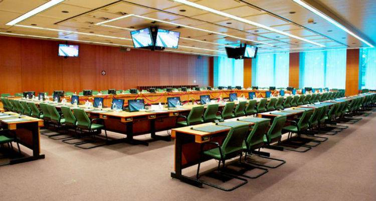A&xi;&iota;&omicron;&lambda;ό&gamma;&eta;&sigma;&eta; &kappa;&alpha;&iota; &epsilon;&pi;&iota;&sigma;&tau;&rho;&omicron;&phi;ή &tau;&omicron;&upsilon; &kappa;&omicron;&upsilon;&alpha;&rho;&tau;έ&tau;&omicron;&upsilon; &sigma;&tau;&omicron; &tau;&rho;&alpha;&pi;έ&zeta;&iota; &tau;&omicron;&upsilon; &sigma;&eta;&mu;&epsilon;&rho;&iota;&nu;&omicron;ύ Eurogroup