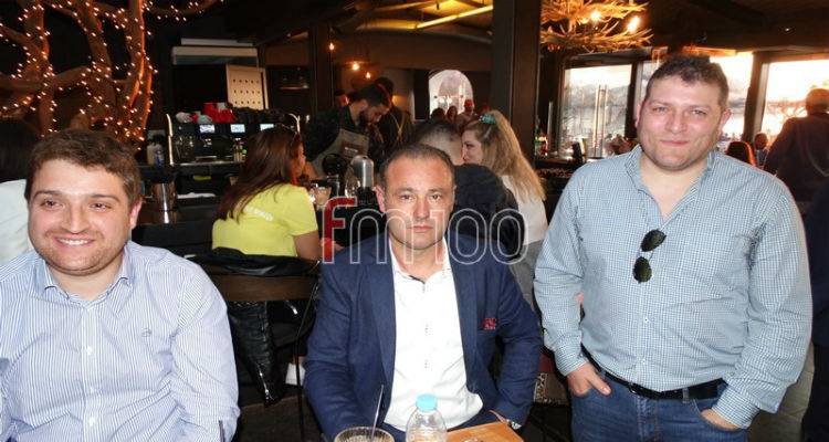 &Omicron; &Gamma;. &Sigma;&alpha;&kappa;&alpha;&rho;ί&kappa;&omicron;&sigmaf; &sigma;&tau;&omicron;&nu; FM 100 &gamma;&iota;&alpha; &tau;&alpha; &beta;&omicron;&theta;&rho;&omicron;&lambda;ύ&mu;&alpha;&tau;&alpha;