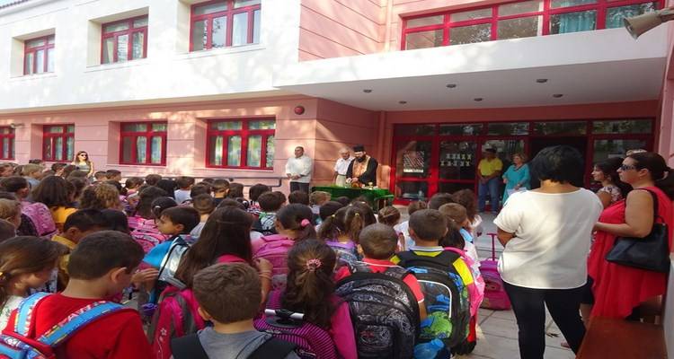 &Alpha;&gamma;&iota;&alpha;&sigma;&mu;ό&sigmaf; &sigma;&tau;&omicron; 2&omicron; &kappa;&alpha;&iota; 3&omicron; &Delta;&eta;&mu;&omicron;&tau;&iota;&kappa;ό &Mu;ύ&rho;&iota;&nu;&alpha;&sigmaf; (photos)