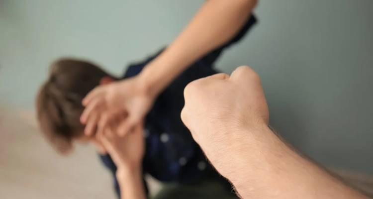 &Beta;ό&lambda;&omicron;&sigmaf;: Ά&gamma;&rho;&iota;&omicron;&sigmaf; &xi;&upsilon;&lambda;&omicron;&delta;&alpha;&rho;&mu;ό&sigmaf; &mu;&alpha;&theta;&eta;&tau;ή &sigma;&epsilon; &sigma;&chi;&omicron;&lambda;&iota;&kappa;ή &epsilon;&kappa;&delta;&rho;&omicron;&mu;ή -&Mu;&epsilon;&tau;&alpha;&phi;έ&rho;&theta;&eta;&kappa;&epsilon; &sigma;&tau;&omicron; &nu;&omicron;&sigma;&omicron;&kappa;&omicron;&mu;&epsilon;ί&omicron; &mu;&epsilon; &sigma;&pi;&alpha;&sigma;&mu;έ&nu;&alpha; &delta;ό&nu;&tau;&iota;&alpha;