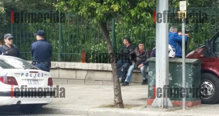 Ξαφνική επίσκεψη στο Μαξίμου | Απλήρωτοι εργαζόμενοι της ΝΕΛ ήθελαν να δουν τον πρωθυπουργό (photos)