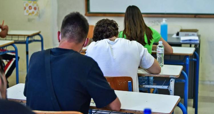 Πανελλήνιες 2021: Με Ιστορία, Φυσική και Οικονομία ολοκληρώνονται οι εξετάσεις για τους υποψήφιους των ΓΕΛ