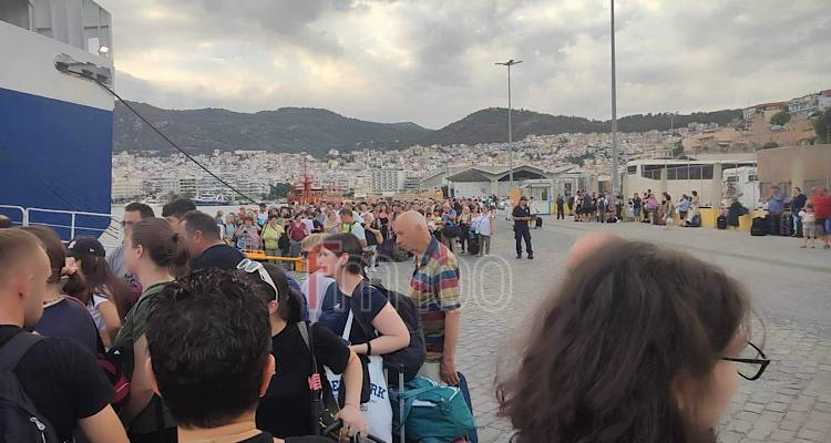 «Η κάθοδος των Βορείων» | Καθυστερημένη αναχώρηση του πλοίου Διαγόρας από Καβάλα λόγω αυξημένης προσέλευσης οχημάτων