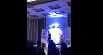 Γαμπρός έδειξε βίντεο της άπιστης νύφης με τον άντρα της αδελφής της στη γαμήλια δεξίωση: Πραγματικότητα ή διαφημιστικό κόλπο; [βίντεο]