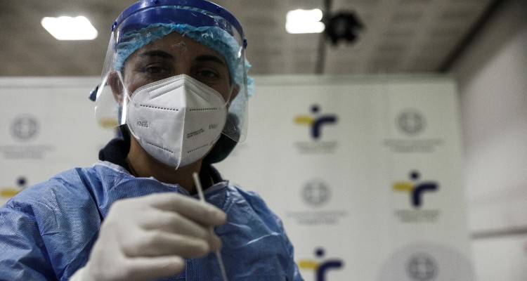 Κορωνοϊός: 6.393 νέα κρούσματα, 43 θάνατοι και 459 διασωληνωμένοι