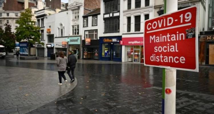 Κορονοϊός – Βρετανία : Τριφασικό σύστημα προστατευτικών μέτρων από τον Μπόρις Τζόνσον