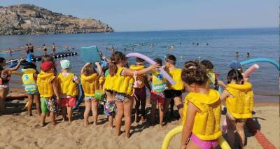 &Alpha;&pi;&omicron;&chi;&alpha;&iota;&rho;&epsilon;&tau;&iota;&sigma;&tau;ή&rho;&iota;&alpha; &gamma;&iota;&omicron;&rho;&tau;ή &alpha;&pi;ό &tau;&omicron; &Nu;&Omicron;&Lambda;