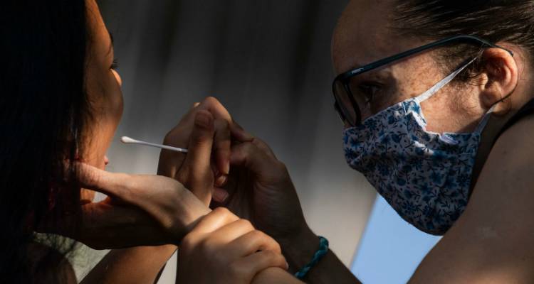 Κορονοϊός – Βρετανία: Άλυτα παραμένουν τα σοβαρά προβλήματα που αντιμετωπίζει το σύστημα ιχνηλάτησης των κρουσμάτων