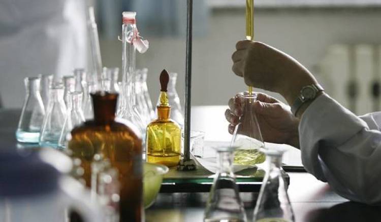 Το Πανεπιστήμιο Κρήτης συνεργάστηκε με το Harvard. Ανακάλυψε πρωτοποριακό φάρμακο για τη σκλήρυνση κατά πλάκας και το Αλτσχάιμερ και θα έχει μερίδιο από τα κέρδη...