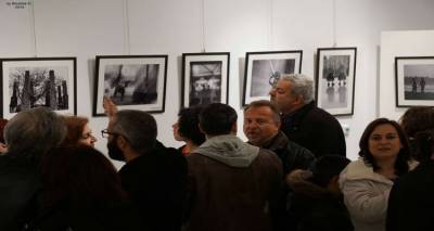 &Eta; &Delta;&eta;&mu;&omicron;&tau;&iota;&kappa;ή &Kappa;&omicron;&iota;&nu;ό&tau;&eta;&tau;&alpha; &Mu;ύ&rho;&iota;&nu;&alpha;&sigmaf; &gamma;&iota;&alpha; &tau;&eta;&nu; &phi;&omega;&tau;&omicron;&gamma;&rho;&alpha;&phi;&iota;&kappa;ή έ&kappa;&theta;&epsilon;&sigma;&eta; &laquo;&Delta;ύ&omicron;&raquo;