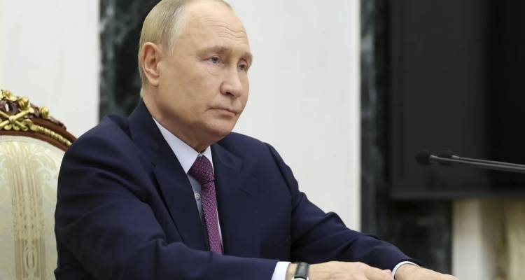 &Omicron; &Pi;&omicron;ύ&tau;&iota;&nu; &iota;&sigma;&chi;&upsilon;&rho;ί&zeta;&epsilon;&tau;&alpha;&iota; &pi;&omega;&sigmaf; &omicron;&iota; &Eta;&Pi;&Alpha; &pi;&upsilon;&rho;&omicron;&delta;&omicron;&tau;&omicron;ύ&nu; &epsilon;&nu;&tau;ά&sigma;&epsilon;&iota;&sigmaf; &sigma;&tau;&eta;&nu; &Alpha;&sigma;ί&alpha;, &omicron;&iota; &omicron;&pi;&omicron;ί&epsilon;&sigmaf; &alpha;&pi;&epsilon;&iota;&lambda;&omicron;ύ&nu; &Kappa;ί&nu;&alpha; &kappa;&alpha;&iota; &Rho;&omega;&sigma;ί&alpha;