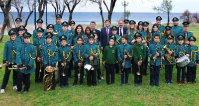 &Xi;&epsilon;&kappa;ί&nu;&eta;&sigma;&alpha;&nu; &omicron;&iota; &epsilon;&gamma;&gamma;&rho;&alpha;&phi;έ&sigmaf; &sigma;&tau;&eta; &Delta;&eta;&mu;&omicron;&tau;&iota;&kappa;ή &Phi;&iota;&lambda;&alpha;&rho;&mu;&omicron;&nu;&iota;&kappa;ή &tau;&eta;&sigmaf; &Lambda;ή&mu;&nu;&omicron;&upsilon;