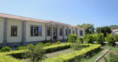 &Epsilon;&nu;&eta;&mu;&epsilon;&rho;&omega;&tau;&iota;&kappa;ή &omicron;&mu;&iota;&lambda;ί&alpha; &sigma;&tau;&omicron;&nu; &Kappa;&omicron;&nu;&tau;&iota;ά