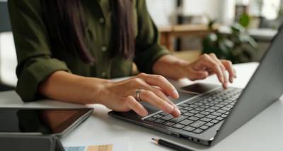 &Delta;&Upsilon;&Pi;&Alpha;: Ά&nu;&omicron;&iota;&xi;&alpha;&nu; &omicron;&iota; &alpha;&iota;&tau;ή&sigma;&epsilon;&iota;&sigmaf; &gamma;&iota;&alpha; &tau;&omicron; voucher 750 &epsilon;&upsilon;&rho;ώ &sigma;&epsilon; &epsilon;&rho;&gamma;&alpha;&zeta;ό&mu;&epsilon;&nu;&omicron;&upsilon;&sigmaf; &kappa;&alpha;&iota; &alpha;&nu;έ&rho;&gamma;&omicron;&upsilon;&sigmaf;
