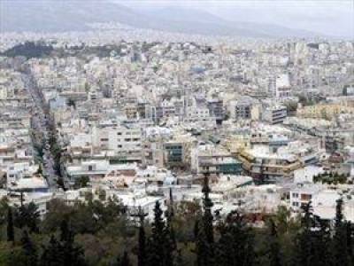 &Sigma;&tau;&alpha; &tau;&rho;ί&alpha; &alpha;&kappa;ί&nu;&eta;&tau;&alpha;... &tau;&omicron; έ&nu;&alpha; &delta;ώ&rho;&omicron;