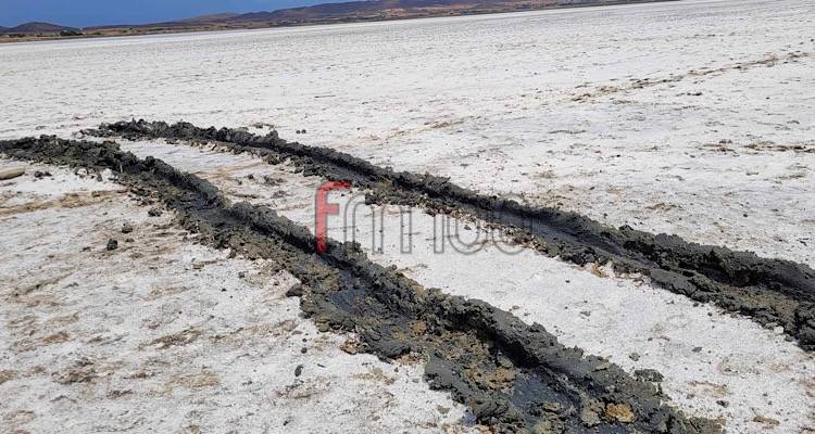 Ασυνείδητοι καταστρέφουν το ιδιαίτερο τοπίο της Λήμνου (photos)