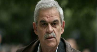 &Tau;ό&sigma;&kappa;&alpha;&sigmaf;: &laquo;&Mu;&epsilon;&lambda;&epsilon;&tau;ά&mu;&epsilon; &tau;&eta;&nu; &mu;&epsilon;&tau;&alpha;&phi;&omicron;&rho;ά &pi;&rho;&omicron;&sigma;&phi;ύ&gamma;&omega;&nu; &kappa;&alpha;&iota; &mu;&epsilon;&tau;&alpha;&nu;&alpha;&sigma;&tau;ώ&nu; &sigma;&epsilon; &gamma;&epsilon;&iota;&tau;&omicron;&nu;&iota;&kappa;ά, ά&delta;&epsilon;&iota;&alpha; &nu;&eta;&sigma;&iota;ά&raquo;