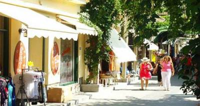 Ανοιχτά αυτή την Κυριακή τα καταστήματα στη Μύρινα