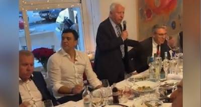 &Gamma;&epsilon;ύ&mu;&alpha; &Mu;&omicron;&upsilon;&tau;&zeta;&omicron;ύ&rho;&eta; &sigma;&tau;&omicron;&nu; &Tau;&omicron;ύ&rho;&kappa;&omicron; &pi;&rho;έ&sigma;&beta;&eta; &tau;&eta;&nu; ώ&rho;&alpha; &pi;&omicron;&upsilon; &tau;&omicron; &Gamma;&iota;&omicron;&upsilon;&nu;&omicron;ύ&zeta; &laquo;&kappa;ό&beta;&epsilon;&iota;&raquo; &beta;ό&lambda;&tau;&epsilon;&sigmaf; &sigma;&tau;&omicron; &beta;ό&rho;&epsilon;&iota;&omicron; &Alpha;&iota;&gamma;&alpha;ί&omicron;