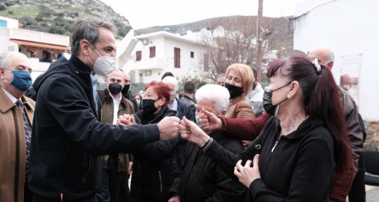 Ο Μητσοτάκης πήγε σήμερα σε Φούρνους και Ικαρία: Εμβολιασμοί για όλους στα μικρά και ακριτικά νησιά (video)