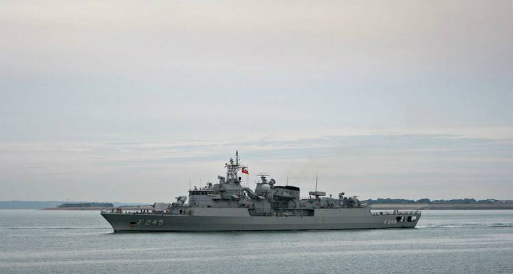&Mu;&pi;&alpha;ϊ&rho;ά&mu;&iota; &tau;έ&lambda;&omicron;&sigmaf; &mu;&epsilon; &pi;&alpha;&rho;ά&nu;&omicron;&mu;&eta; ά&sigma;&kappa;&eta;&sigma;&eta; &tau;&omega;&nu; &Tau;&omicron;ύ&rho;&kappa;&omega;&nu; &sigma;ή&mu;&epsilon;&rho;&alpha; &tau;&omicron; &alpha;&pi;ό&gamma;&epsilon;&upsilon;&mu;&alpha;