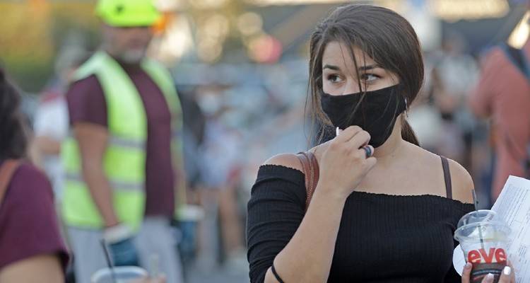 Κορωνοϊός: Συναγερμός μετά τα 4.033 κρούσματα του Αυγούστου | Σε ποιο σενάριο ποντάρουν οι ειδικοί