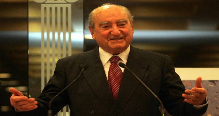 &laquo;Έ&phi;&upsilon;&gamma;&epsilon;&raquo; &omicron; &Kappa;&omega;&nu;&sigma;&tau;&alpha;&nu;&tau;ί&nu;&omicron;&sigmaf; &Mu;&eta;&tau;&sigma;&omicron;&tau;ά&kappa;&eta;&sigmaf;