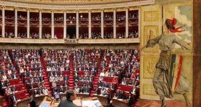 H &Gamma;&alpha;&lambda;&lambda;ί&alpha; &psi;ή&phi;&iota;&sigma;&epsilon; &upsilon;&pi;έ&rho; &tau;&omicron;&upsilon; &pi;&alpha;&kappa;έ&tau;&omicron;&upsilon; &beta;&omicron;&eta;&theta;&epsilon;ί&alpha;&sigmaf; &sigma;&tau;&eta;&nu; &Epsilon;&lambda;&lambda;ά&delta;&alpha; &mu;&epsilon; 412 &psi;ή&phi;&omicron;&upsilon;&sigmaf;
