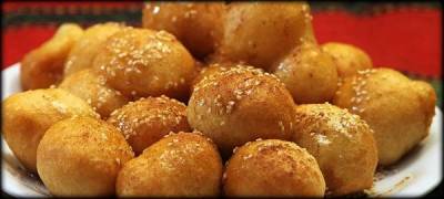 «Λουκουμάδες με μέλι» από τον Πολιτιστικό Σύλλογο Καλλιθιωτών