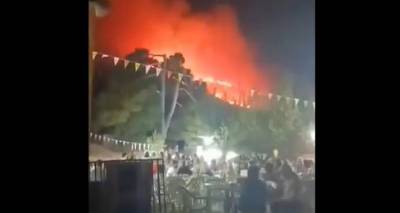 &Zeta;ά&kappa;&upsilon;&nu;&theta;&omicron;&sigmaf;: &Tau;&omicron; &nu;&eta;&sigma;ί &kappa;&alpha;ί&gamma;&epsilon;&tau;&alpha;&iota; &kappa;&alpha;&iota; &kappa;ά&pi;&omicron;&iota;&omicron;&iota; &gamma;&lambda;&epsilon;&nu;&tau;ά&nu;&epsilon; -&Alpha;&pi;ί&sigma;&tau;&epsilon;&upsilon;&tau;&omicron; &beta;ί&nu;&tau;&epsilon;&omicron;