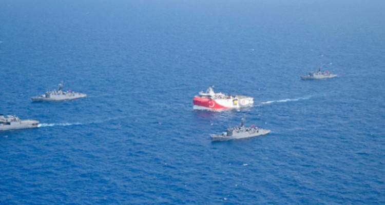 Συντηρεί την ένταση η Τουρκία με το Oruc Reis εντός ελληνικής υφαλοκρηπίδας | Γιατί δεν πιάνουν οι απειλές για κυρώσεις