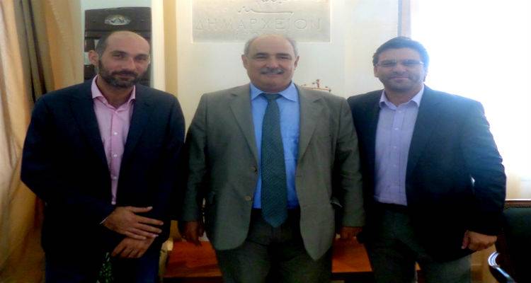 &Sigma;&upsilon;&nu;ά&nu;&tau;&eta;&sigma;&eta; &mu;&epsilon; &tau;&omicron;&nu; &Delta;ή&mu;&alpha;&rho;&chi;&omicron; &Lambda;ή&mu;&nu;&omicron;&upsilon; &epsilon;ί&chi;&epsilon; &sigma;ή&mu;&epsilon;&rho;&alpha; &omicron; &Mu;ά&rho;&kappa;&omicron;&sigmaf; &Mu;&pi;ό&lambda;&alpha;&rho;&eta;&sigmaf;