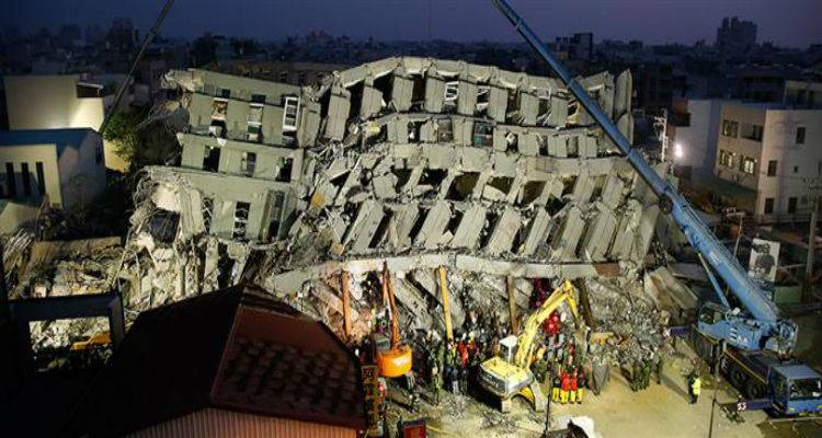 Ζωντανοί στα συντρίμμια... 48 ώρες μετά τον σεισμό