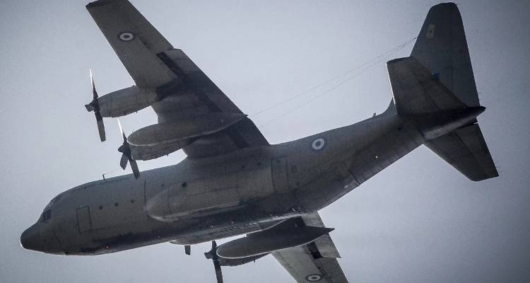 &Kappa;&alpha;&beta;ά&lambda;&alpha;: &Sigma;&epsilon; &kappa;&rho;ί&sigma;&iota;&mu;&eta; &kappa;&alpha;&tau;ά&sigma;&tau;&alpha;&sigma;&eta;13&chi;&rho;&omicron;&nu;&eta; &pi;&omicron;&upsilon; &pi;&alpha;&rho;&alpha;&sigma;ύ&rho;&theta;&eta;&kappa;&epsilon; &alpha;&pi;ό &lambda;&epsilon;&omega;&phi;&omicron;&rho;&epsilon;ί&omicron; -&Mu;&epsilon;&tau;&alpha;&phi;έ&rho;&theta;&eta;&kappa;&epsilon; &sigma;&tau;&eta;&nu; &Alpha;&theta;ή&nu;&alpha; &mu;&epsilon; C-130