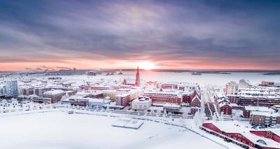 &Eta; &pi;ό&lambda;&eta; &pi;&omicron;&upsilon; &kappa;&alpha;&lambda;&epsilon;ί &tau;&omicron;&upsilon;&sigmaf; &kappa;&alpha;&tau;&omicron;ί&kappa;&omicron;&upsilon;&sigmaf; &tau;&eta;&sigmaf; &nu;&alpha; &lambda;έ&nu;&epsilon; &gamma;&epsilon;&iota;&alpha; &omicron; έ&nu;&alpha;&sigmaf; &sigma;&tau;&omicron;&nu; ά&lambda;&lambda;&omicron;&nu;