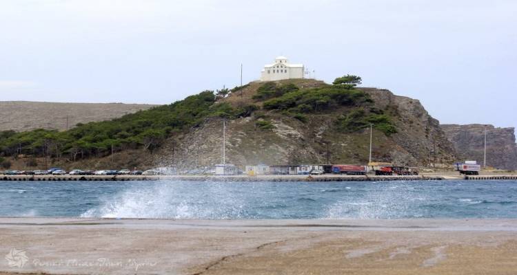 &Kappa;&alpha;&iota;&rho;ό&sigmaf;: &Eta; &epsilon;&beta;&delta;&omicron;&mu;ά&delta;&alpha; &xi;&epsilon;&kappa;&iota;&nu;ά &mu;&epsilon; &theta;&epsilon;&rho;&mu;ή &epsilon;&iota;&sigma;&beta;&omicron;&lambda;ή &alpha;&pi;ό &Alpha;&lambda;&gamma;&epsilon;&rho;ί&alpha; &kappa;&alpha;&iota; &kappa;&lambda;&epsilon;ί&nu;&epsilon;&iota; &mu;&epsilon; &sigma;&kappa;&alpha;&nu;&delta;&iota;&nu;&alpha;&beta;&iota;&kappa;ό &psi;ύ&chi;&omicron;&sigmaf; &kappa;&alpha;&iota; &chi;&iota;ό&nu;&iota;&alpha;