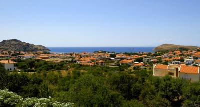 &Chi;&omega;&rho;ί&sigmaf; &rho;&epsilon;ύ&mu;&alpha; &tau;&eta;&nu; &Pi;&alpha;&rho;&alpha;&sigma;&kappa;&epsilon;&upsilon;ή &omicron;&iota; &laquo;&Alpha;&mu;&upsilon;&gamma;&delta;&alpha;&lambda;&iota;έ&sigmaf;&raquo;