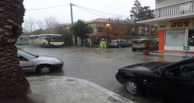 &laquo;&Pi;&omicron;&tau;ά&mu;&iota;&alpha;&raquo; &omicron;&iota; &delta;&rho;ό&mu;&omicron;&iota; &tau;&eta;&sigmaf; &Mu;ύ&rho;&iota;&nu;&alpha;&sigmaf; (photos)