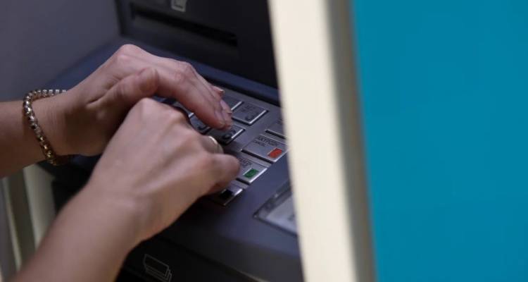 &Omicron;&iota; &alpha;&lambda;&lambda;&alpha;&gamma;έ&sigmaf; &sigma;&epsilon; &chi;&rho;&epsilon;ώ&sigma;&epsilon;&iota;&sigmaf;/&pi;&rho;&omicron;&mu;ή&theta;&epsilon;&iota;&epsilon;&sigmaf; &tau;&rho;&alpha;&pi;&epsilon;&zeta;ώ&nu; &alpha;&pi;ό &mu;έ&sigma;&alpha; &Iota;&alpha;&nu;&omicron;&upsilon;&alpha;&rho;ί&omicron;&upsilon;: &Pi;&omicron;&iota;&epsilon;&sigmaf; &kappa;ό&beta;&omicron;&nu;&tau;&alpha;&iota;, &pi;&omicron;&iota;&epsilon;&sigmaf; &mu;&epsilon;&iota;ώ&nu;&omicron;&nu;&tau;&alpha;&iota; | &Tau;&iota; &kappa;&epsilon;&rho;&delta;ί&zeta;&omicron;&upsilon;&nu; &omicron;&iota; &pi;&omicron;&lambda;ί&tau;&epsilon;&sigmaf;