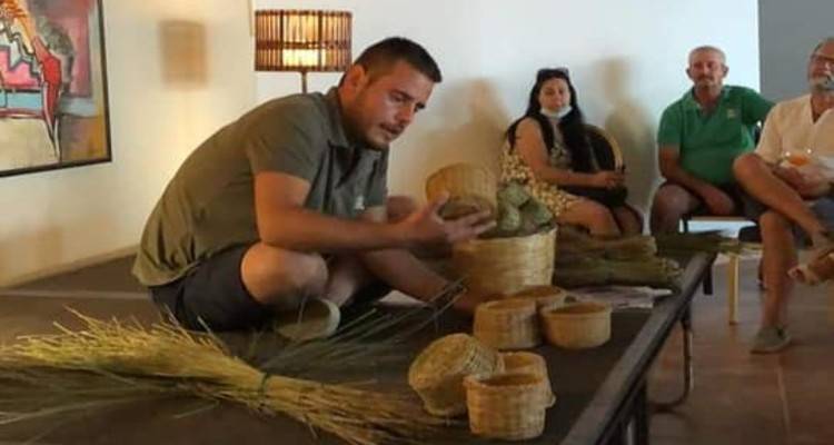 Terra Lemnia: Με επιτυχία το σεμινάριο πλέξης τυριβολιών (photos)