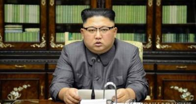 O &Kappa;&iota;&mu; &alpha;&pi;&epsilon;&iota;&lambda;&epsilon;ί &mu;&epsilon; &beta;ό&mu;&beta;&alpha; &upsilon;&delta;&rho;&omicron;&gamma;ό&nu;&omicron;&upsilon; &tau;&omicron;&nu; &laquo;&gamma;&kappa;ά&nu;&gamma;&kappa;&sigma;&tau;&epsilon;&rho;&raquo; &Tau;&rho;&alpha;&mu;&pi;