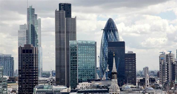 Αισιοδοξία για τις προοπτικές της βρετανικής οικονομίας μετά τη συμφωνία με την ΕΕ