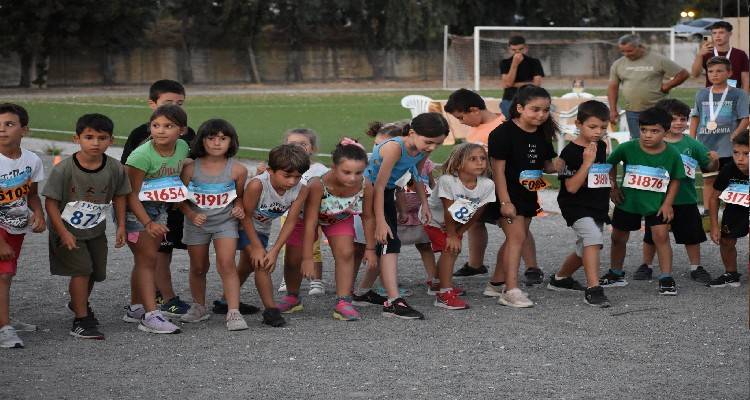 &Alpha;.&Omicron; &Eta;&phi;&alpha;&iota;&sigma;&tau;ί&alpha;: &Mu;&epsilon; &epsilon;&pi;&iota;&tau;&upsilon;&chi;ί&alpha; &omicron;&lambda;&omicron;&kappa;&lambda;&eta;&rho;ώ&theta;&eta;&kappa;&alpha;&nu; &kappa;&alpha;&iota; &tau;&alpha; &phi;&epsilon;&tau;&iota;&nu;ά "&Epsilon;&rho;&eta;&mu;ά&kappa;&epsilon;&iota;&alpha;"